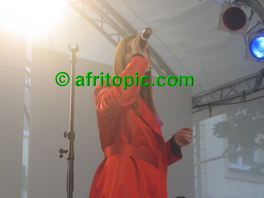 ../Images/Krefeld-Strssenmodenschau-2005 012.jpg